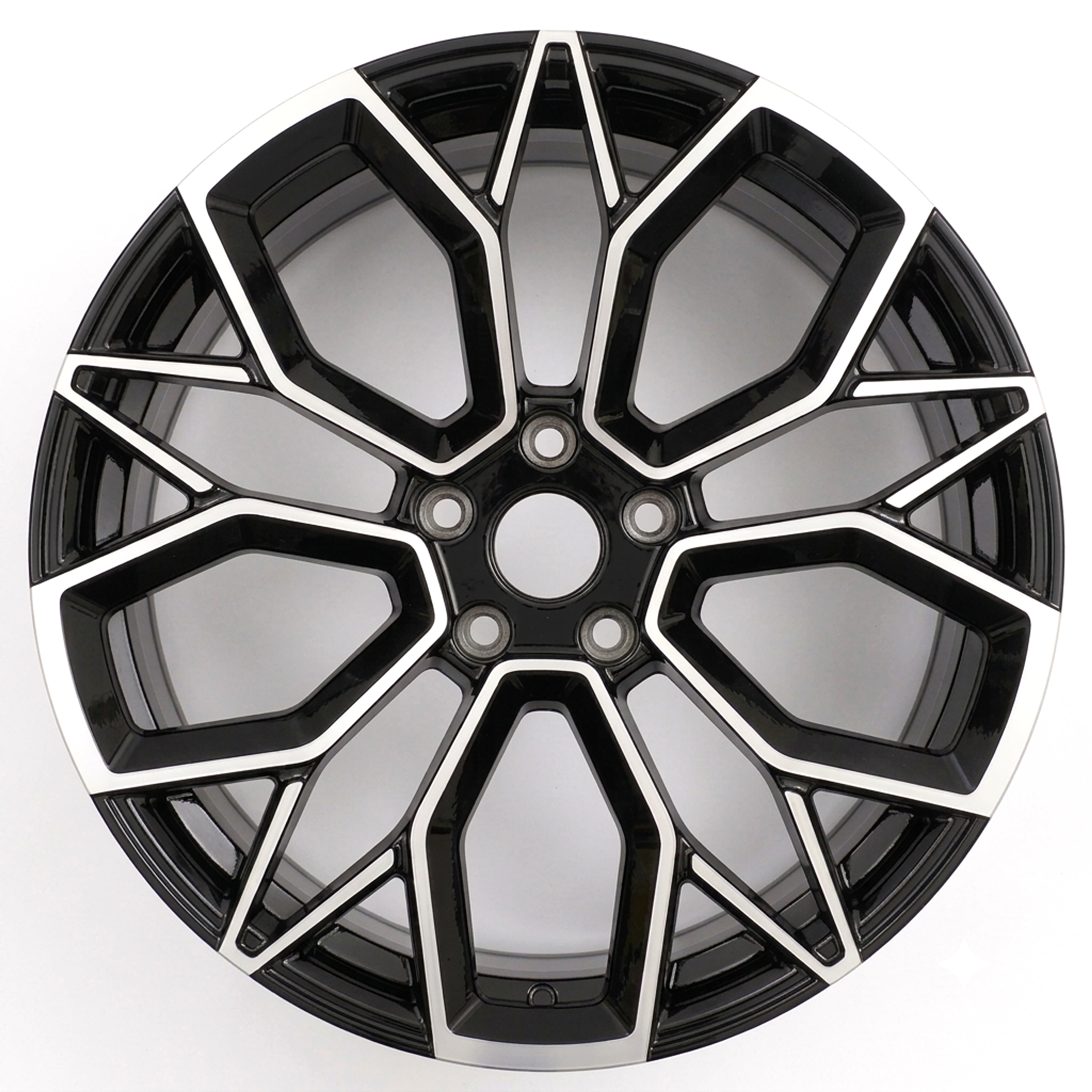CS-Aero Vector premium forged wheel studio angle 4