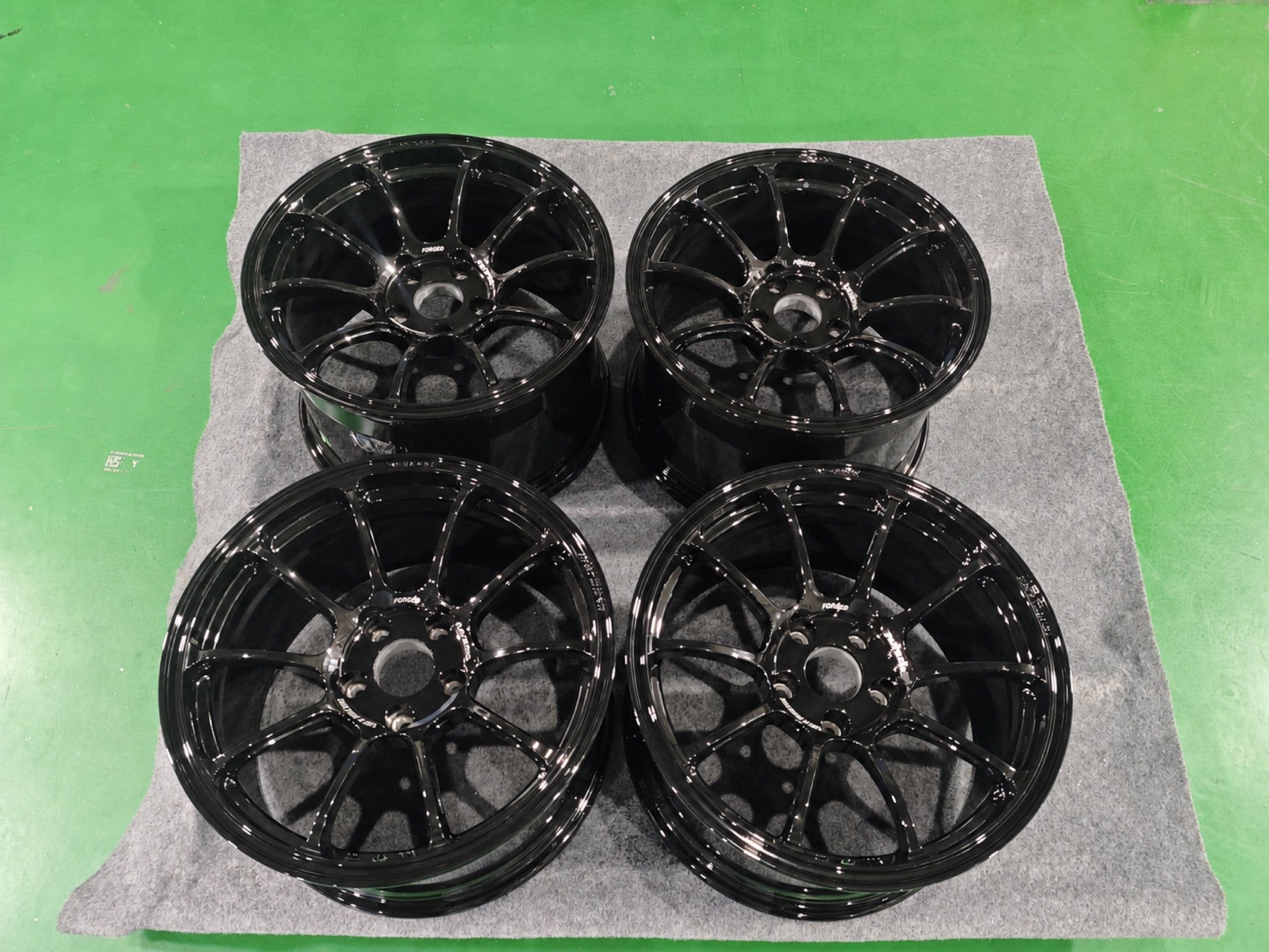 CS-10S Precision black forged wheel set without center caps