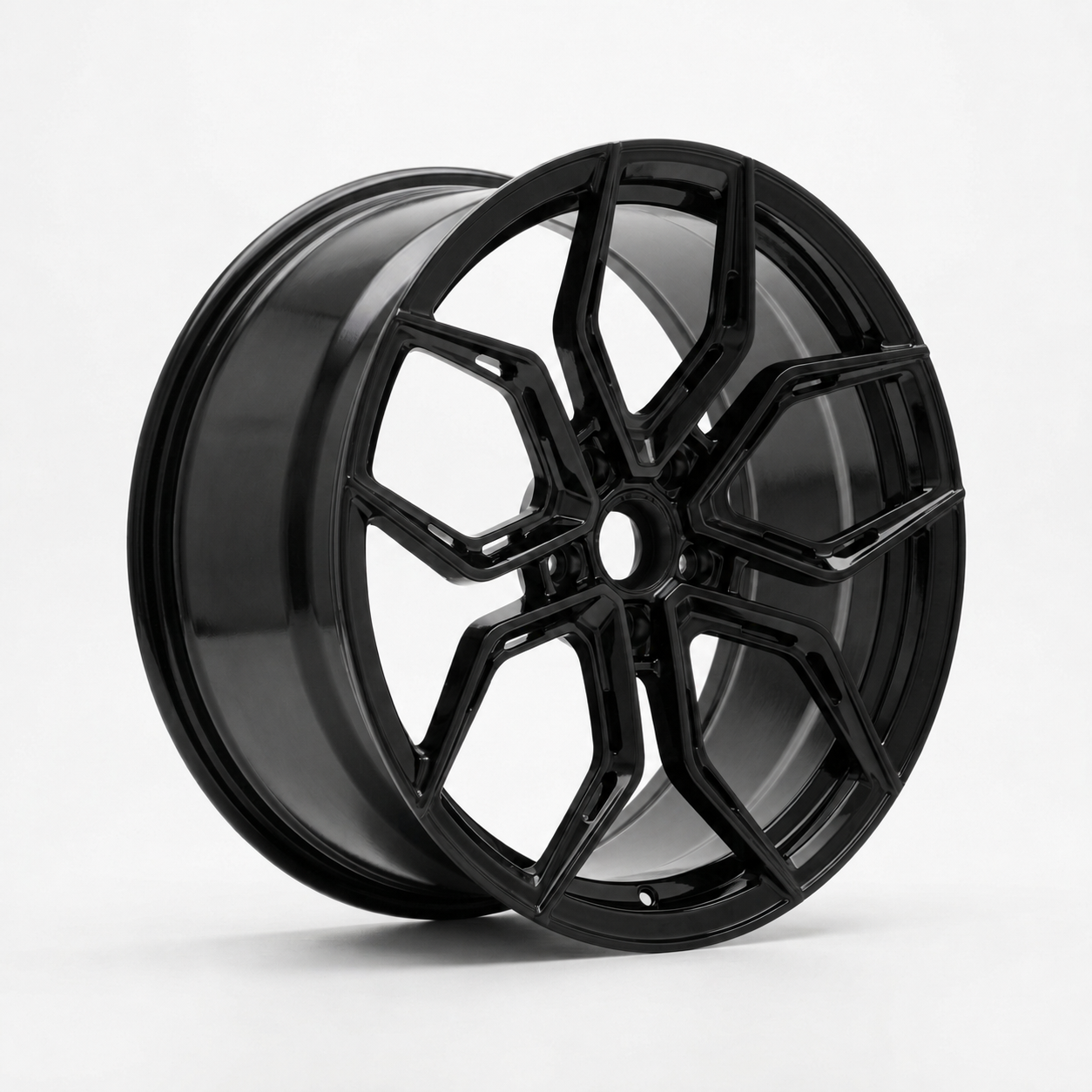 CS-Kinetic forged wheel studio angle without center cap
